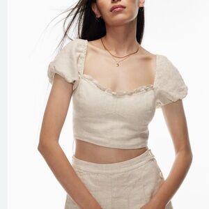 Wilfred Wander Linen Blouse 
Beige Puff Sleeve Crop Top
